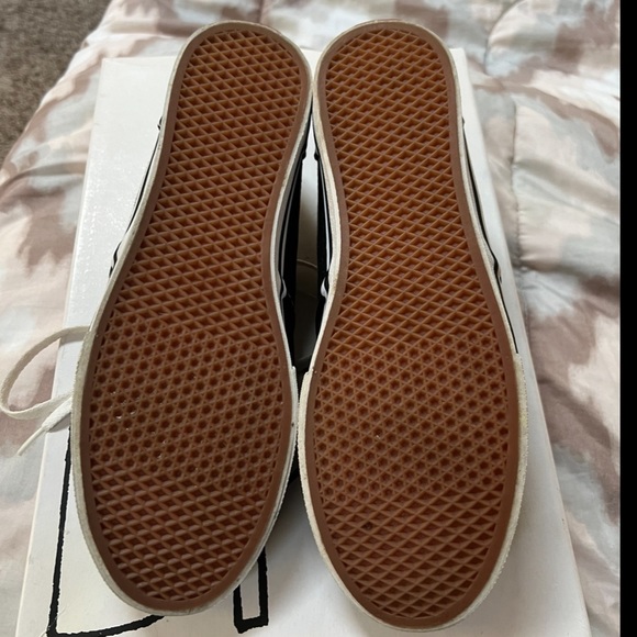 Vans - Picture 3 of 3